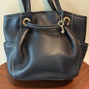 Fossil   Thick black leather shoulder bag  bucket bag   Hobo bag  excellent cond